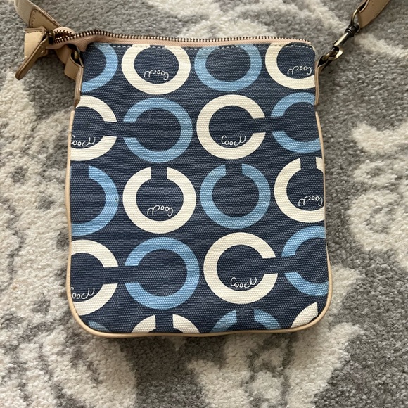 Coach crossbody purse. - Picture 2 of 4
